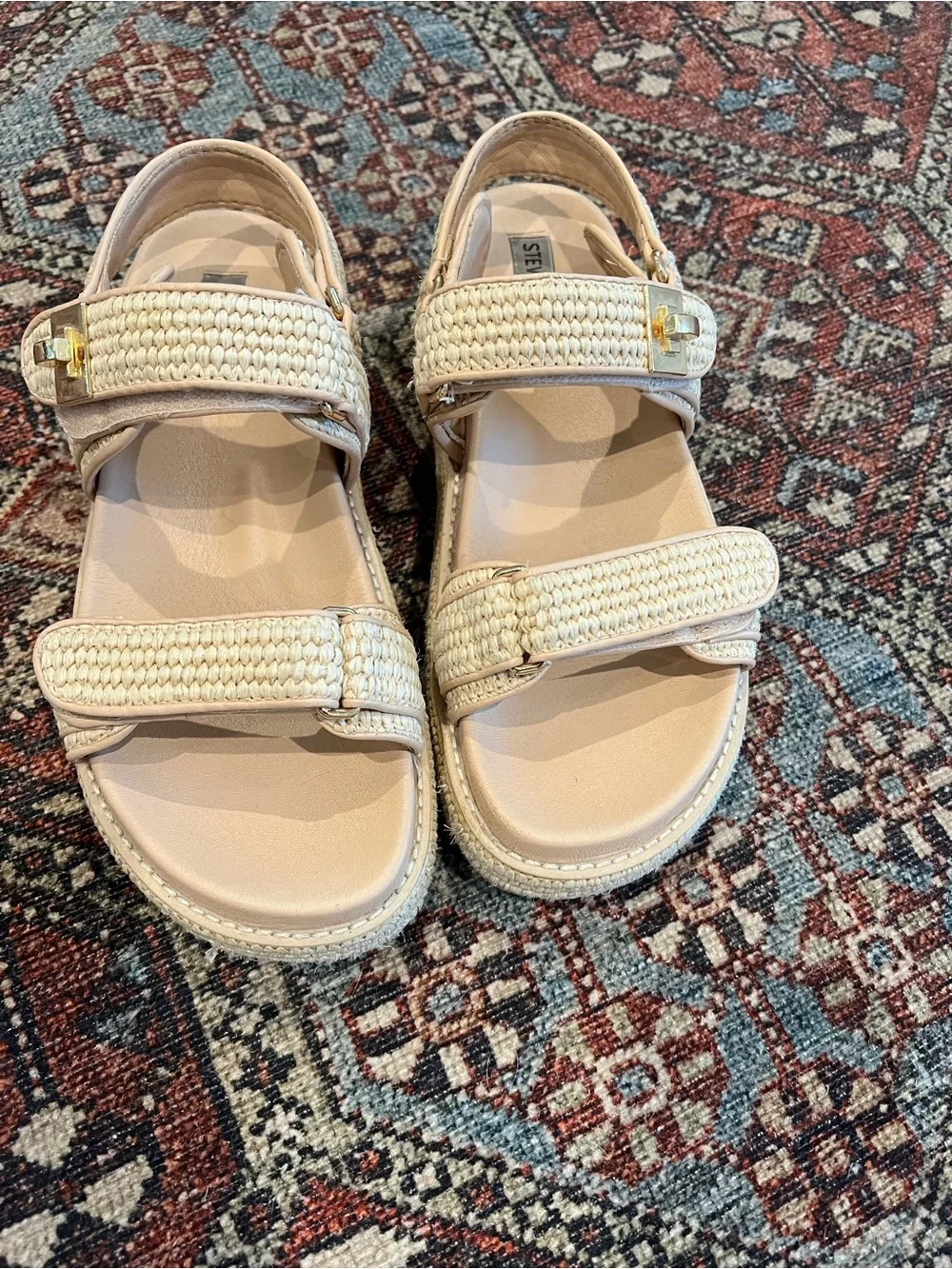 Steve Madden lightweight sandals